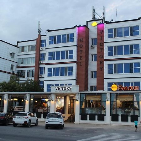 Victoria Hotel أكتاو المظهر الخارجي الصورة